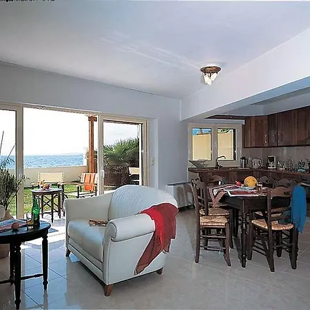 Апартаменты Beach House *