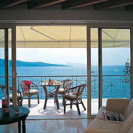 Beach House Лигия