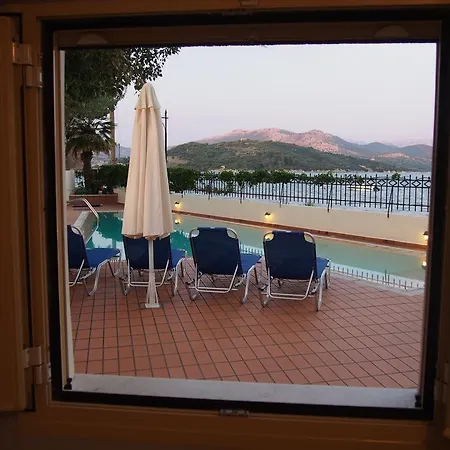 Beach House Апартаменты